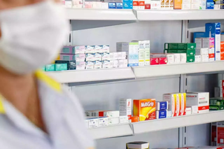Alta procura tem gerado falta de anticoagulantes nas farmácias. (Foto: Henrique Kawaminami | Arquivo)