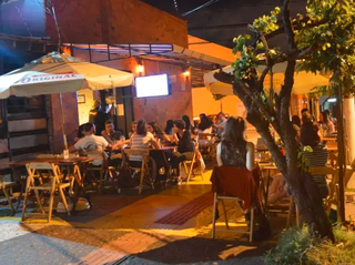 Donos de bares e restaurentes sentem que classificação de serviços essenciais ou não essenciais é o problema (Foto: Arquivo/Campo Grande News)