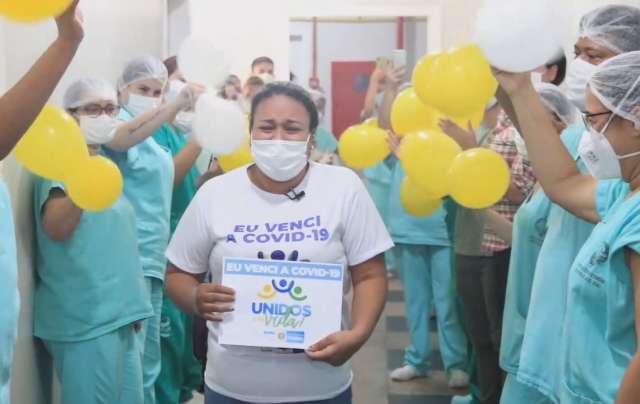 Curada e na companhia da m&atilde;e, Bruna &eacute; 1&ordf; paciente a voltar com vida para MS