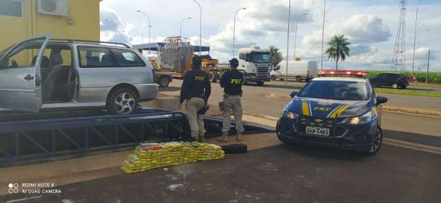 A caminho do DF, traficante levava 125 quilos de maconha sob lataria de Parati 