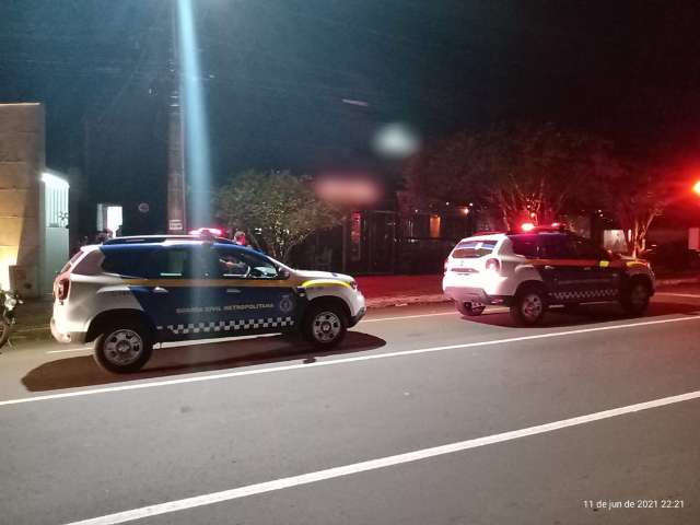 Guarda fecha festa clandestina com mais de 100 pessoas em bar 