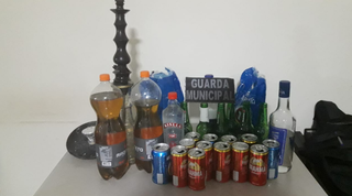 Bebidas foram apreendidas pela equipe da Guarda Municipal (Foto: divulgação / Guarda Municipal)