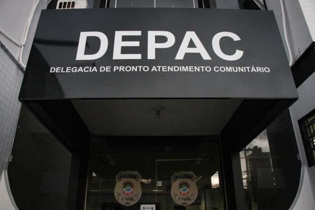 V&iacute;tima dirige carro at&eacute; perto da UFMS e &eacute; abandonada por ladr&atilde;o 