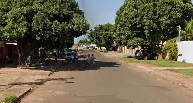 Mulher xinga e morde policiais do Choque durante abordagem aos filhos