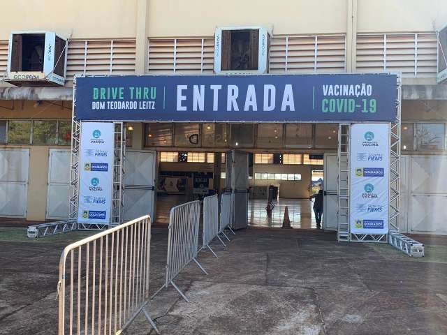 Com 15% de imunizados, Dourados abre novo drive-thru de vacinação