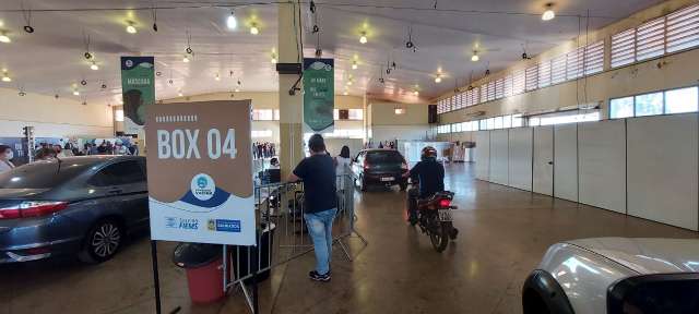 “Se tiver dose, vamos vacinar 24 horas por dia”, promete prefeito