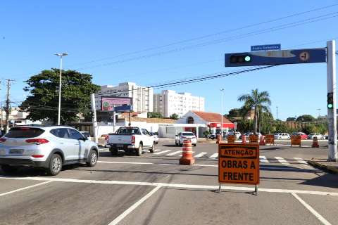 Obras interditam Fernando Corrêa por 25 dias e exigem paciência de motoristas