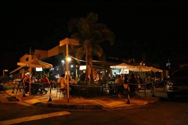Representantes do com&eacute;rcio, bares e restaurantes festejam reviravolta na Capital