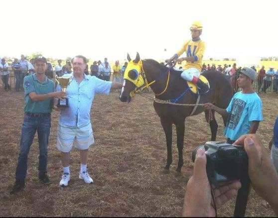 Estudando s&oacute; at&eacute; 2&ordf; s&eacute;rie, Name diz que come&ccedil;ou imp&eacute;rio anotando bicho e pif-paf