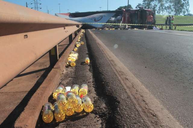 Motorista preso depois de tombar carreta confessa que tomou pinga