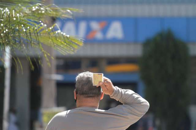 Denunciado no WhatsApp, golpista &eacute; preso ao tentar sacar R$ 12 mil com CNH falsa