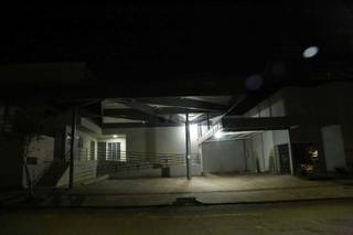 Pouca iluminação deixa funcionários mais inseguros na Santa Casa. (Foto: Kísie Ainoã)