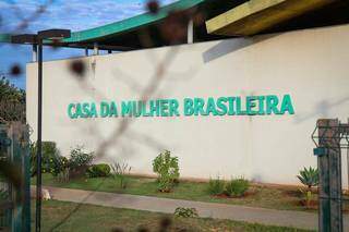 O caso foi registrado na Deam, localizada na Casa da Mulher Brasileira (Foto: Henrique Kawaminami) 