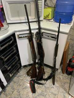 Armas encontradas com suspeito, em SP (Foto/Divulgação: PF)