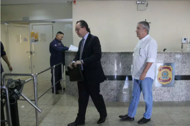Amorim &eacute; condenado por flagrante de arma de fogo na Lama Asf&aacute;ltica 