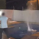 Bêbado, homem "tira onda" em vídeo atirando 6 vezes contra piscina e vai preso