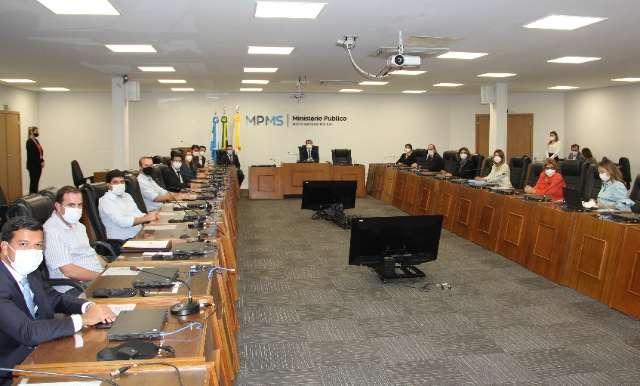 Procuradoria vai analisar decretos municipais que contrariam medidas restritivas