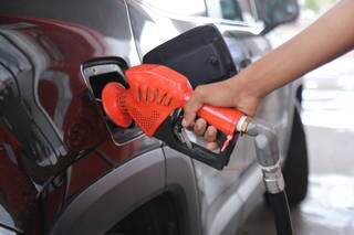 Levantamento do preço da gasolina foi feito em 55 postos em três cidades de MS (Foto/Arquivo: Kisie Ainoã)