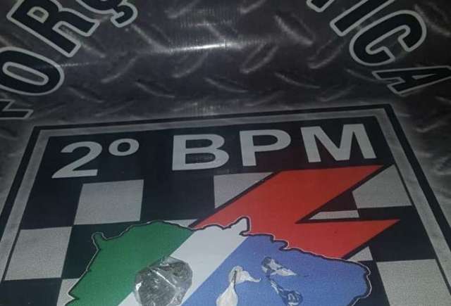 Crian&ccedil;a de 3 anos &eacute; resgatada de boca de fumo onde morava com os pais 