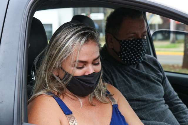 Na fila da vacina, ansiedade &eacute; dobrada para quem viu covid de perto