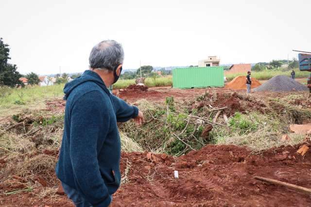 &quot;Comprei, paguei e cuidei&quot;, diz agricultor ap&oacute;s ter propriedade destru&iacute;da