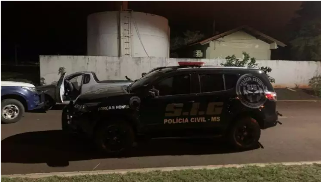 Carro de mulher morta em emboscada &eacute; encontrado pela pol&iacute;cia