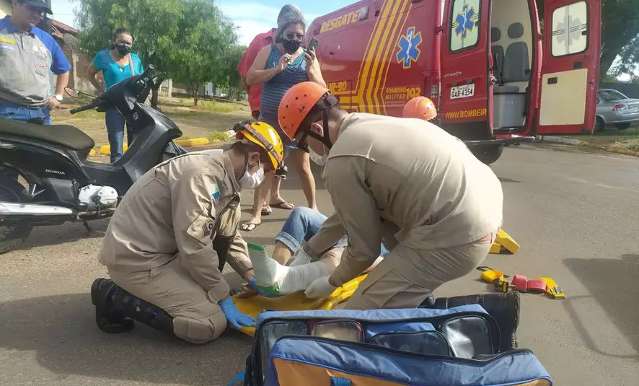 Motociclista de 24 anos que atingiu caminhão morre após dois meses internada