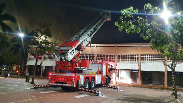 &quot;Foi um desespero&quot;, diz funcion&aacute;rio sobre inc&ecirc;ndio que come&ccedil;ou ao assar cupim