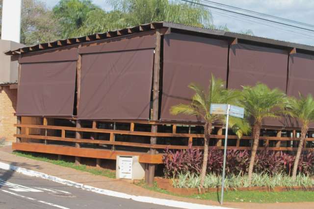 Bar na Afonso Pena &eacute; lacrado, dono fica &quot;alterado&quot; e &eacute; levado para delegacia