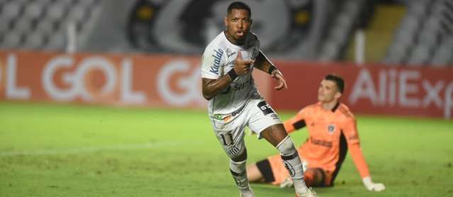 Santos vence na Vila Belmiro e São Paulo segue sem vencer no Brasileirão