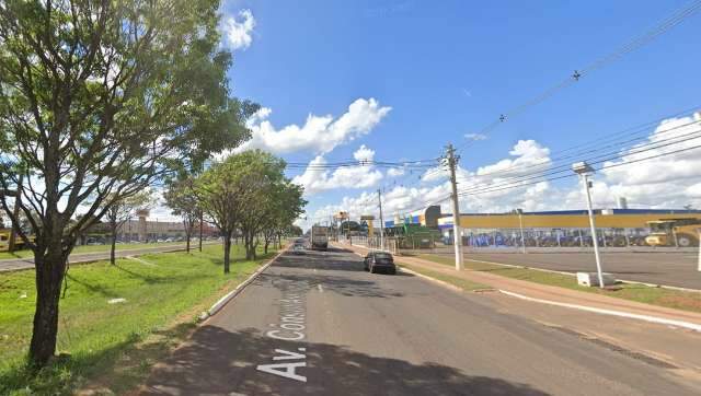 Ladr&otilde;es batem em traseira de Jeep Renegade para roubar ve&iacute;culo 