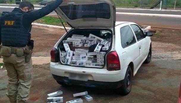 Contrabandista &eacute; preso com porta-malas &quot;recheado&quot; de cigarros do Paraguai 
