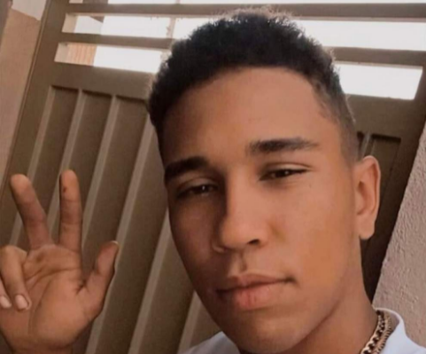 Jovem que morreu no hospital foi esfaqueado pelo ex-marido da namorada 