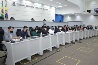 Vereadores de Campo Grande reunidos em audiência no plenário (Foto: Divulgação)