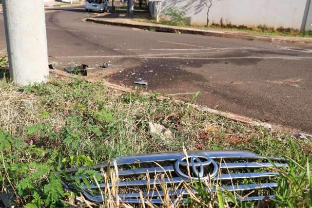 Motorista que abandonou SW4 perseguia ex-mulher e atirou em carro por ci&uacute;mes 