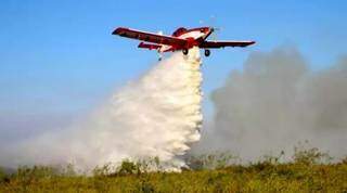 Avião usado pelo Governo do Estado para auxiliar no combate aos incêndios florestais no ano passado (Foto: Arquivo)