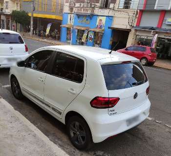 Mulher aluga carro sem consultar antecedentes e motorista foge para fronteira