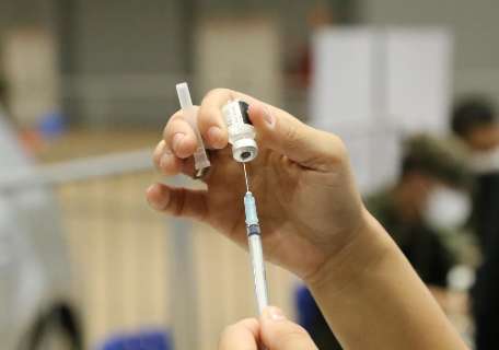 Com novo drive-thru, Capital abre vacinação para lactantes a partir dos 18 anos