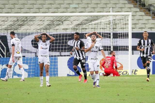 Everson falha 2 vezes, Atl&eacute;tico-MG leva gol no &uacute;ltimo lance e perde para o Cear&aacute;