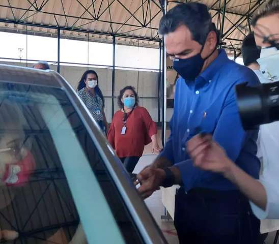&quot;Tenho de suplicar para popula&ccedil;&atilde;o tomar vacina contra a covid&quot;, reclama prefeito