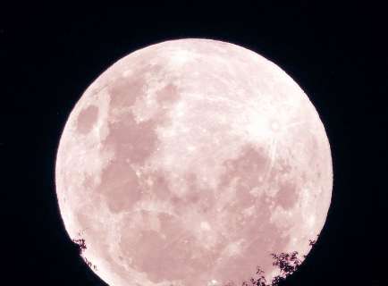 "Strawberry Moon" aparece hoje e será última superlua vista este ano