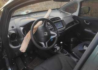 Interior do carro, logo após o acidente (Foto: Rio Pardo News)