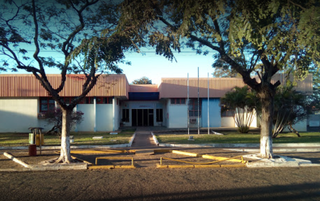 Fachada da Prefeitura Municipal de Iguatemi, município distante 466 quilômetros de Campo Grande (Foto: Google Street View)