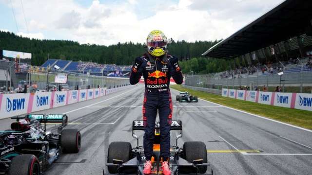 Verstappen supera Hamilton, vence 2&ordf; e lidera F&oacute;rmula 1