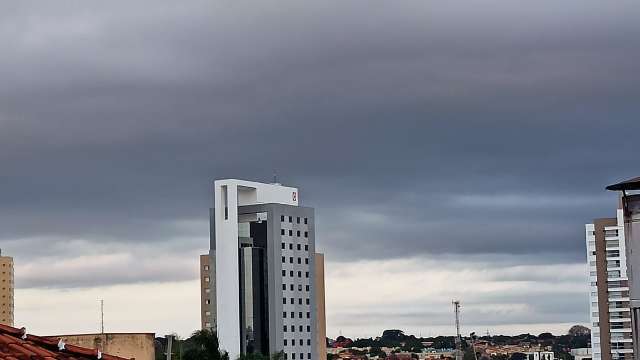 Temperatura come&ccedil;a a cair e deve chegar a 14&ordm;C durante a noite 