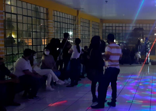 Fiscaliza&ccedil;&atilde;o encerra festa e leva dois para a delegacia 