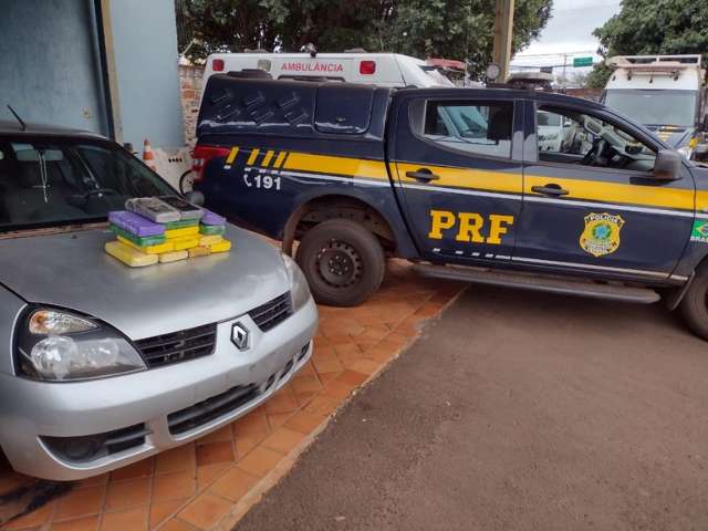 M&atilde;e e filho s&atilde;o presos na MS-040 levando coca&iacute;na da Capital para SP