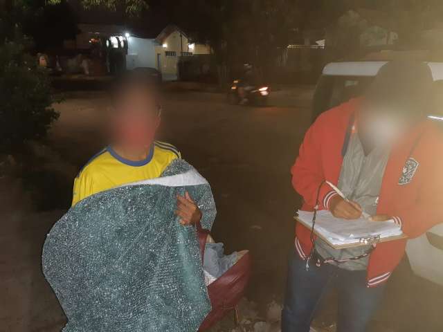 Noite fria tem 5 pessoas abordadas e apenas uma aceita acolhimento 