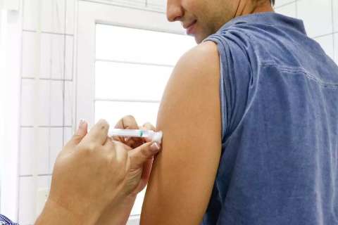 Vacina contra a gripe é aplicada em 68 unidades hoje