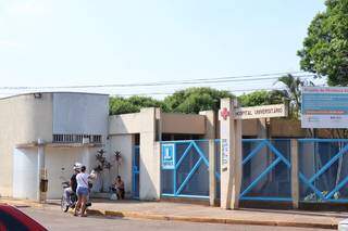 Hospital Universitário de Campo Grande onde a vítima está internada. (Foto: Henrique Kawaminami)
